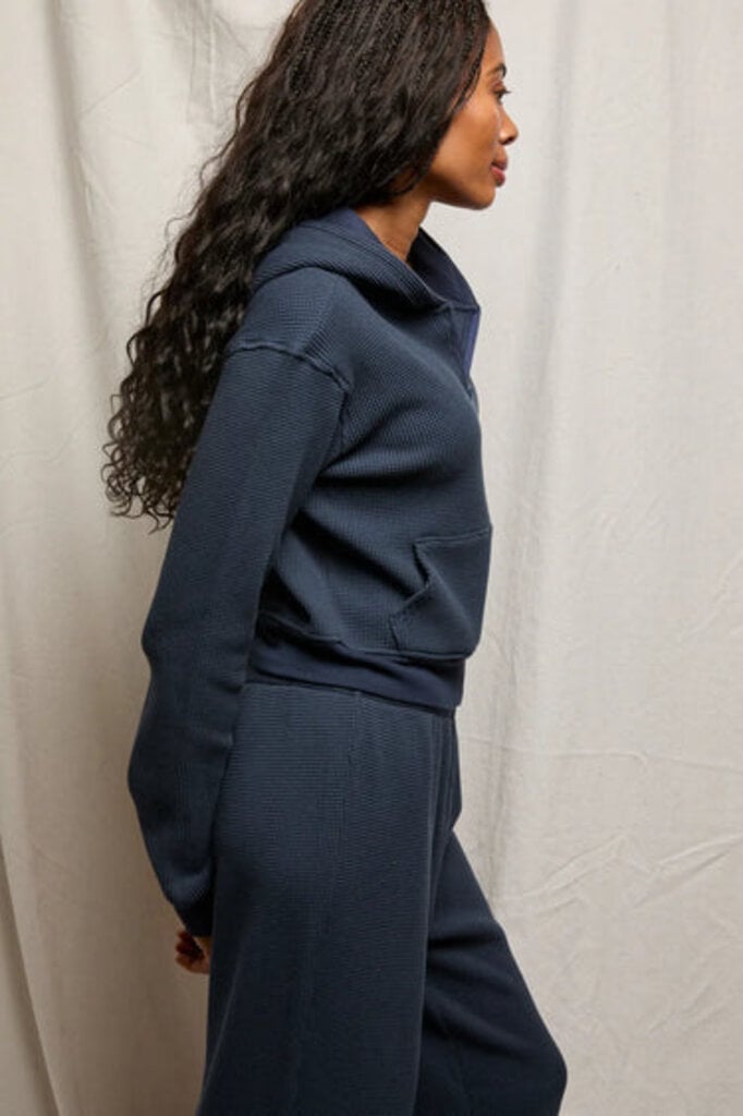 PERFECT WHITE TEE INEZ WAFFLE ZIP HOODIE IN WHITE AND NAVY