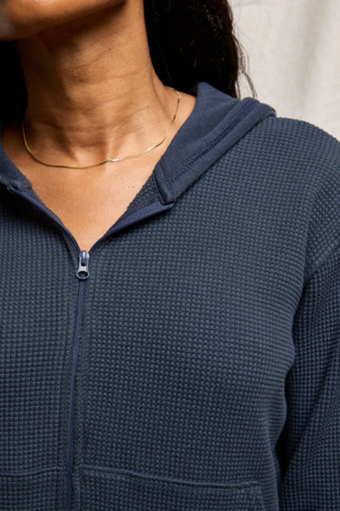 PERFECT WHITE TEE INEZ WAFFLE ZIP HOODIE IN WHITE AND NAVY