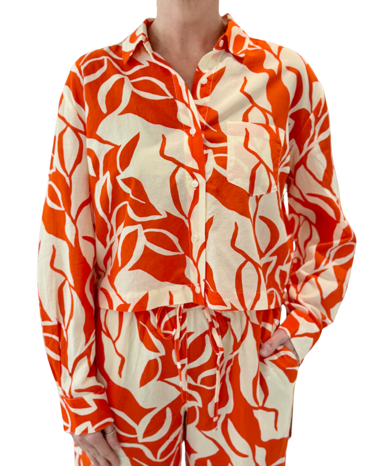 TROVATA NESSA SHIRT IN RED AMARANTHA