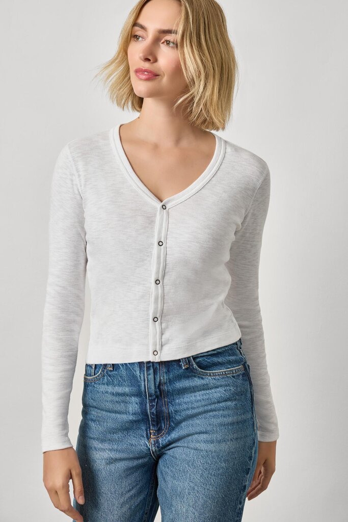 LILLA P RIBBED SLUB SNAP V-NECK IN WHITE