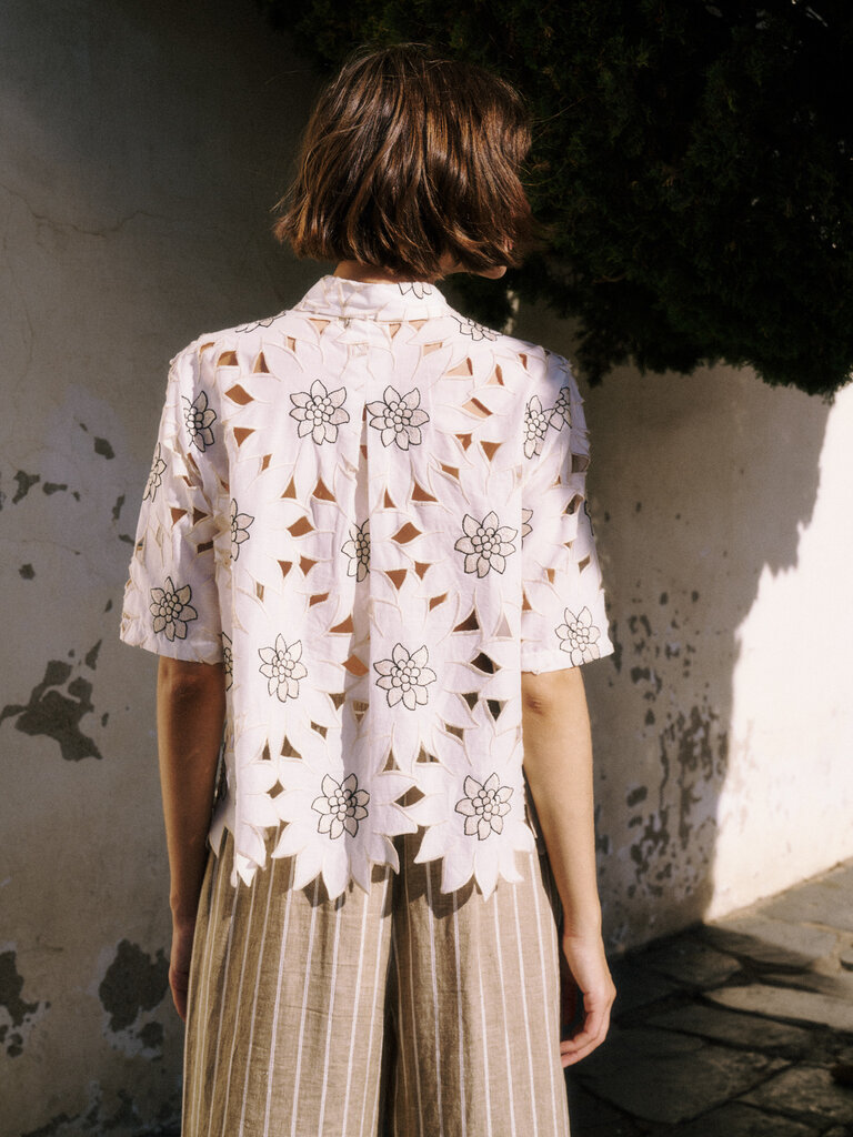 0039 ITALY BEA BLOUSE WITH LASER FLORAL CUTOUT