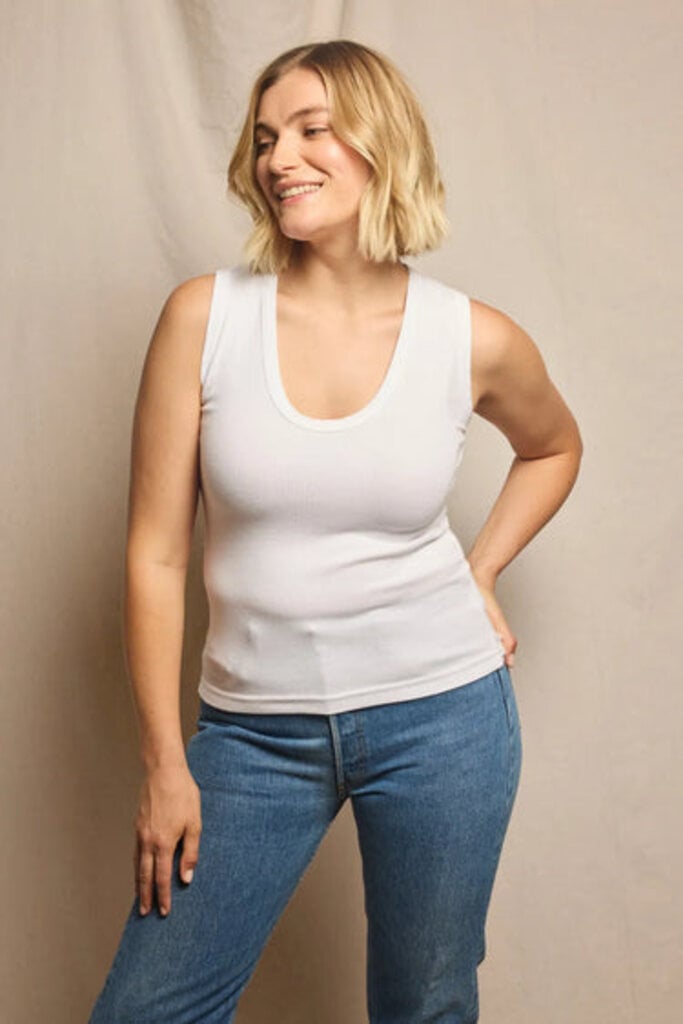 PERFECT WHITE TEE JORDAN U-NECK RIB TANK IN BLACK AND IN WHITE