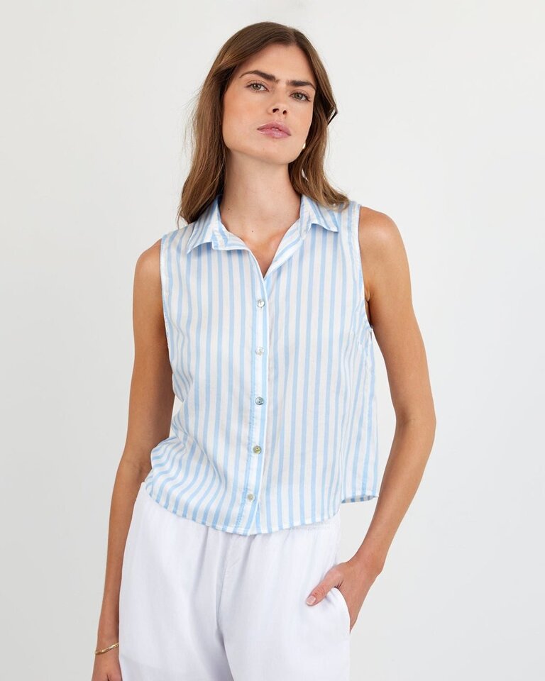 BELLA DAHL CLEAN SLEEVELESS BUTTON DOWN IN TIDAL BLUE STRIPE