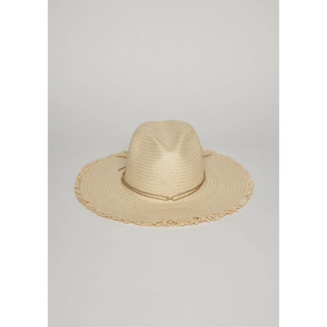 HAT ATTACK TRAVELER CONTINENTAL HAT WITH FRINGE IN NATURAL/TAN