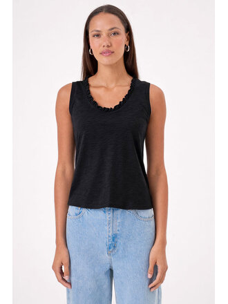 MADELYN SCOOP TANK W/RUFFLE IN BLACK