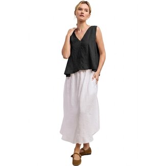 VELVET RENNA07 SLEEVELESS V-NECK TOP IN BLACK