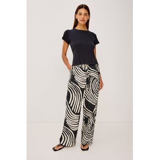 EMMIE PRINT PANTS IN ONYX WAVE