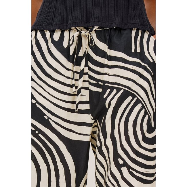 EMMIE PRINT PANTS IN ONYX WAVE