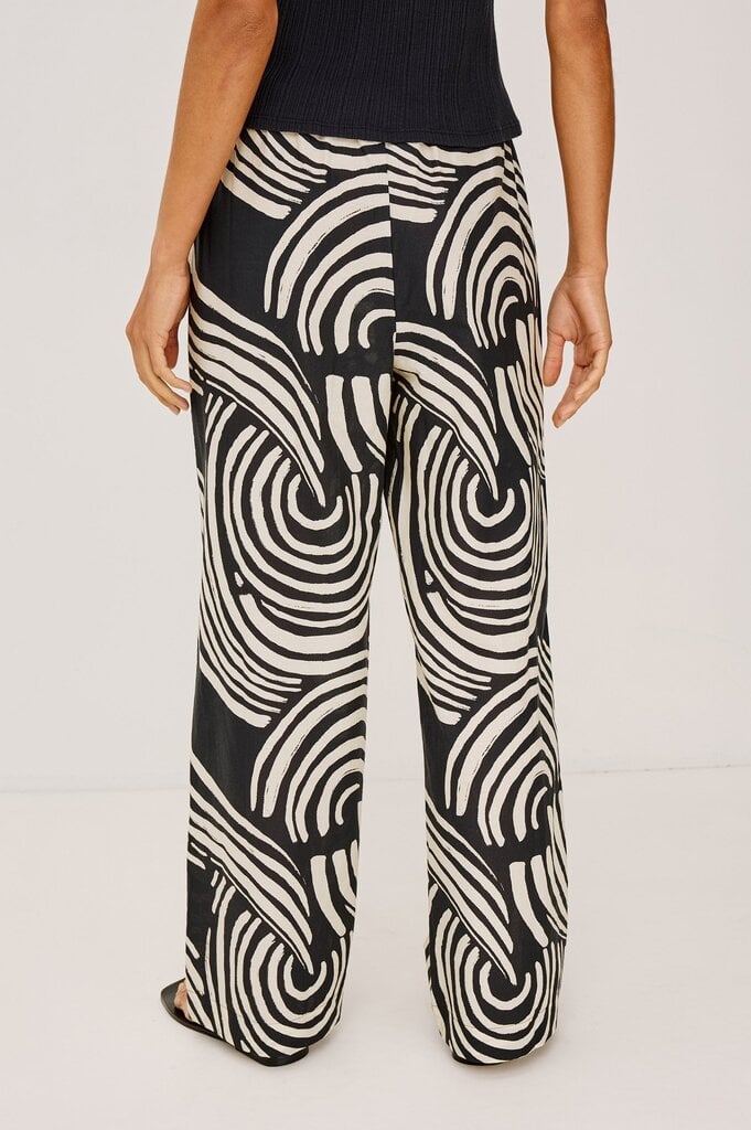 RAIULS EMMIE PRINT PANTS IN ONYX WAVE
