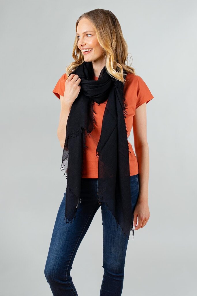 ALPINE CASHMERE ALTA SHAWL IN OYSTER AND EBONY