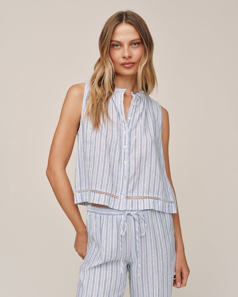 BELLA DAHL SLEEVELESS BUTTON FRONT IN OCEAN BLUE STRIPE