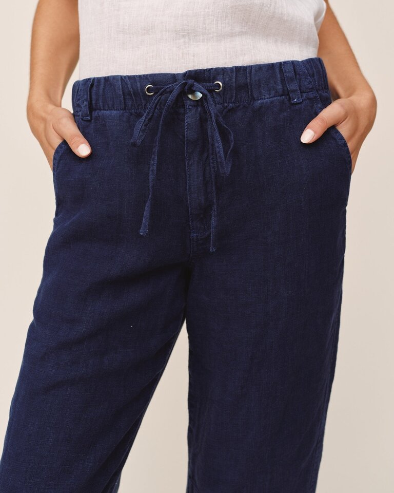 BELLA DAHL SOFT BARREL ZIP FRONT PANT IN NAUTICAL NIGHT