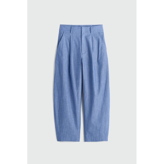 APIECE APART BARI CROP TROUSER IN CHAMBRAY