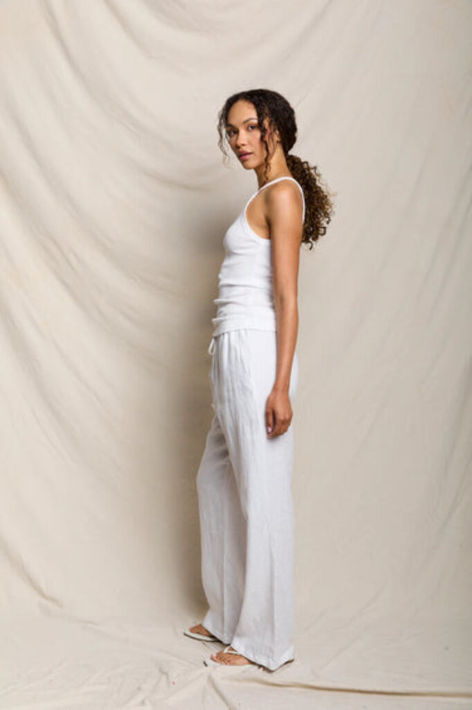 PERFECT WHITE TEE LORANA LINEN DRAWSTRING PANT IN WHITE