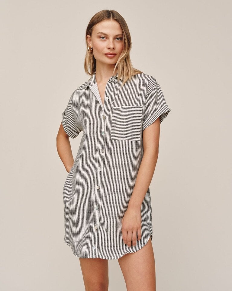 BELLA DAHL ROLL SLEEVE POCKET SHIRT DRESS IN HATCH STRIPE