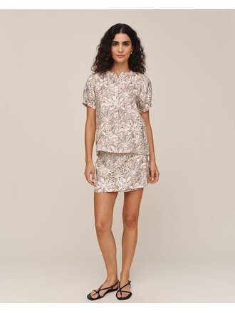 BELLA DAHL S/S RAGLAN SHIRT IN TROPICAL PALM PRINT