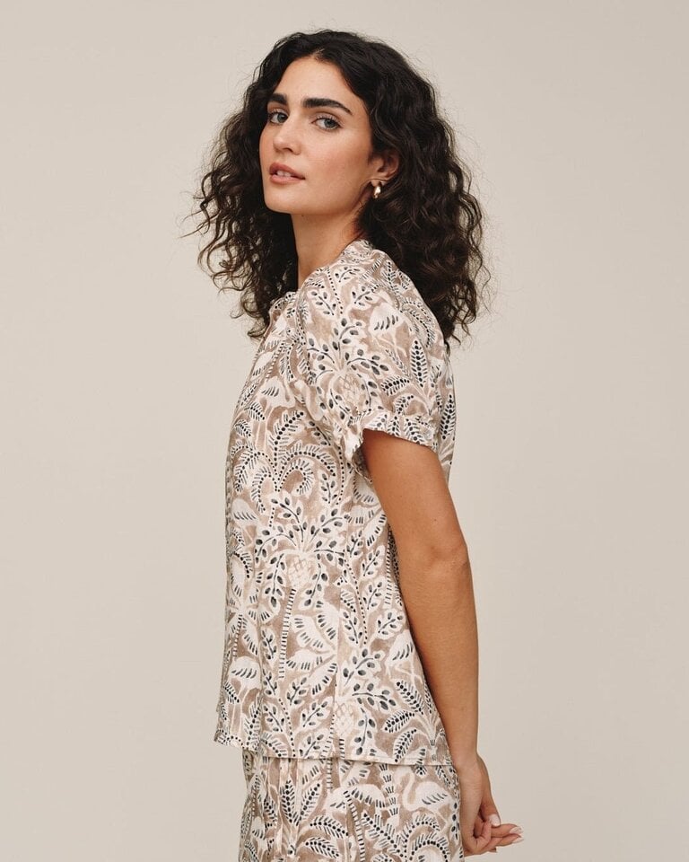 BELLA DAHL  S/S RAGLAN SHIRT IN TROPICAL PALM PRINT