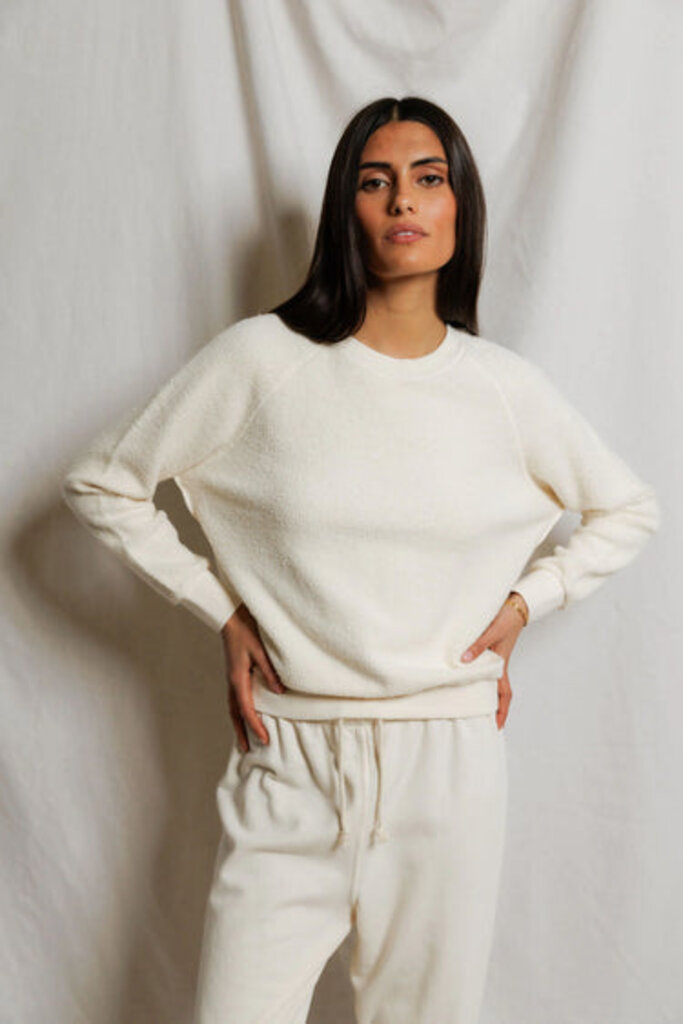 PERFECT WHITE TEE ZIGGY INSIDE OUT FLEECE SWEATSHIRT IN BRIGHT IVORY