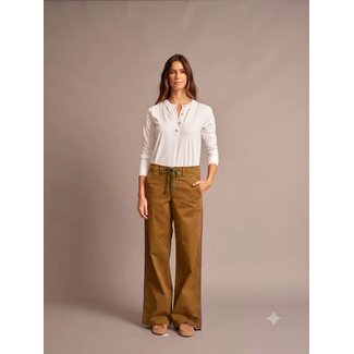 XIRENA BRADSHAW PANT IN DARK HONEY