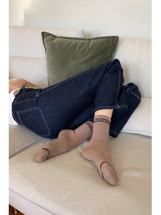 LE BON SHOPPE BOYFRIEND SOCKS IN COCOA