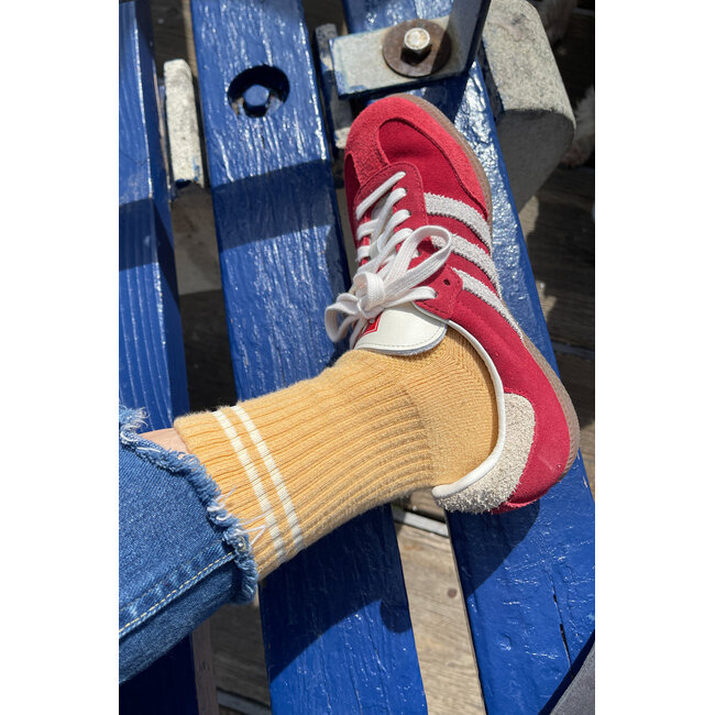 LE BON SHOPPE BOYFRIEND SOCKS IN BUTTER