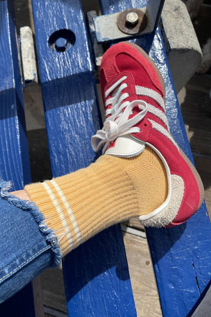 LE BON SHOPPE BOYFRIEND SOCKS IN BUTTER