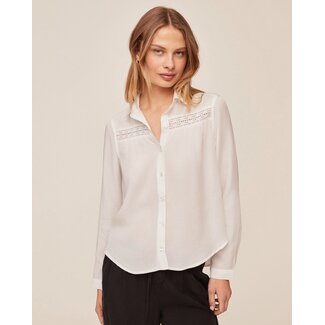 BELLA DAHL LONG SLEEVE SHIRT W/LACE INSET IN IVORY