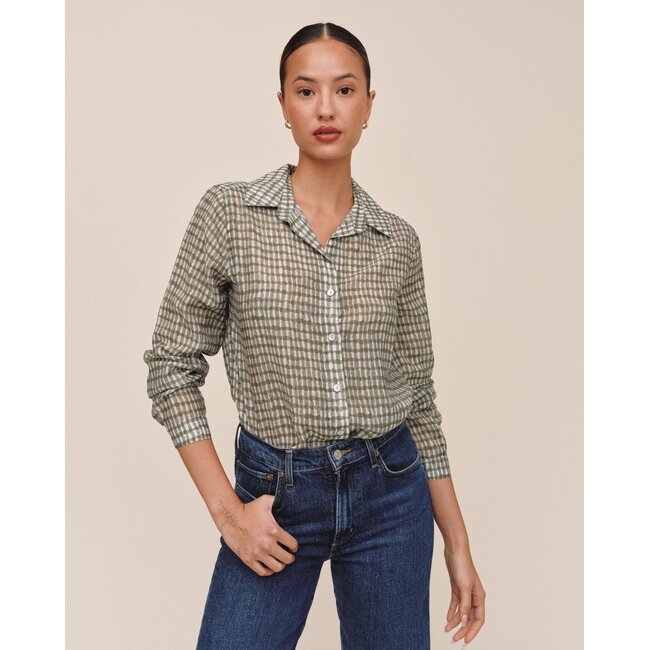 BELLA DAHL CLASSIC BUTTON DOWN IN OLIVE GINGHAM