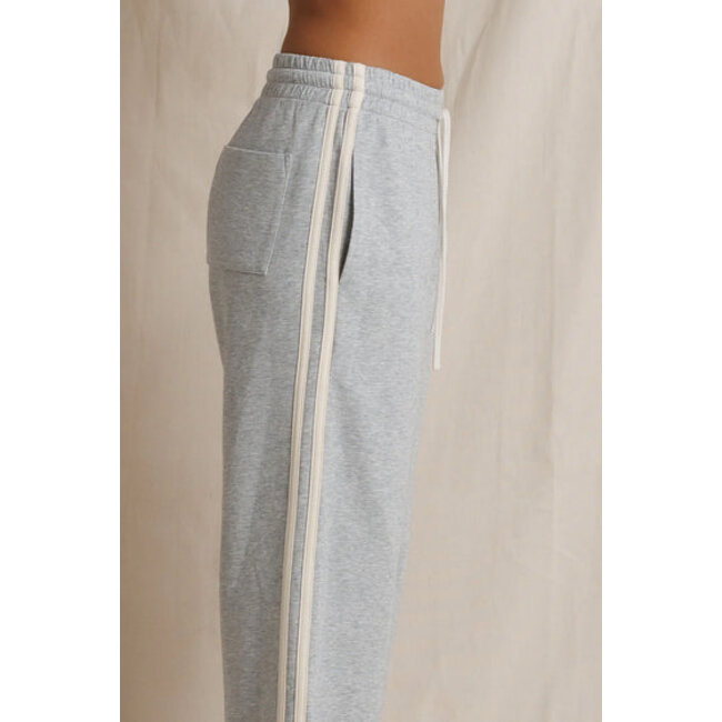 PERFECT WHITE TEE CLAUD TRAVEL TRACK PANT