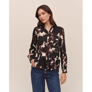 BELLA DAHL L/S ROUND HEM BUTTON DOWN IN SHADOW FLORAL PRINT
