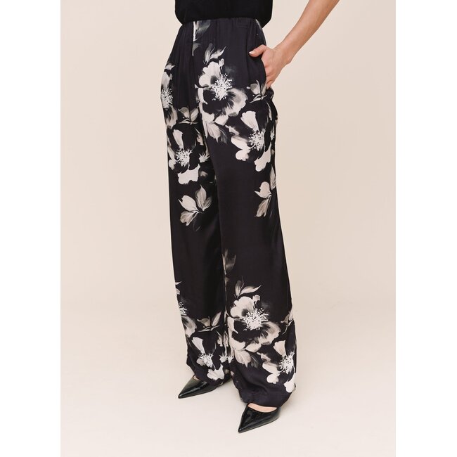 BELLA DAHL CLEAN BIAS PANT IN NOIR BLOOM