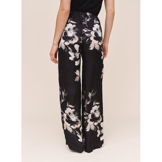 BELLA DAHL CLEAN BIAS PANT IN NOIR BLOOM