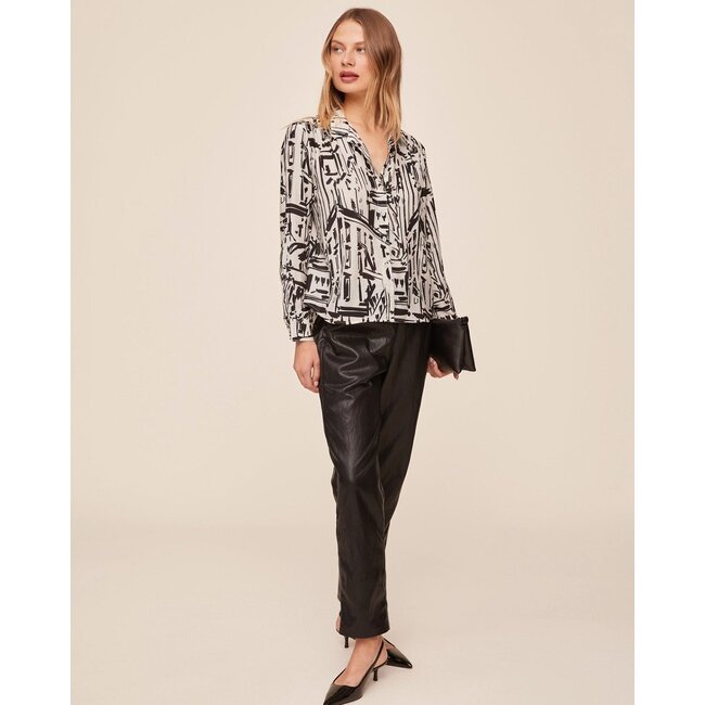BELLA DAHL LONG SLEEVE SHIRRED SHOULDER SHIRT METROPOLITAN