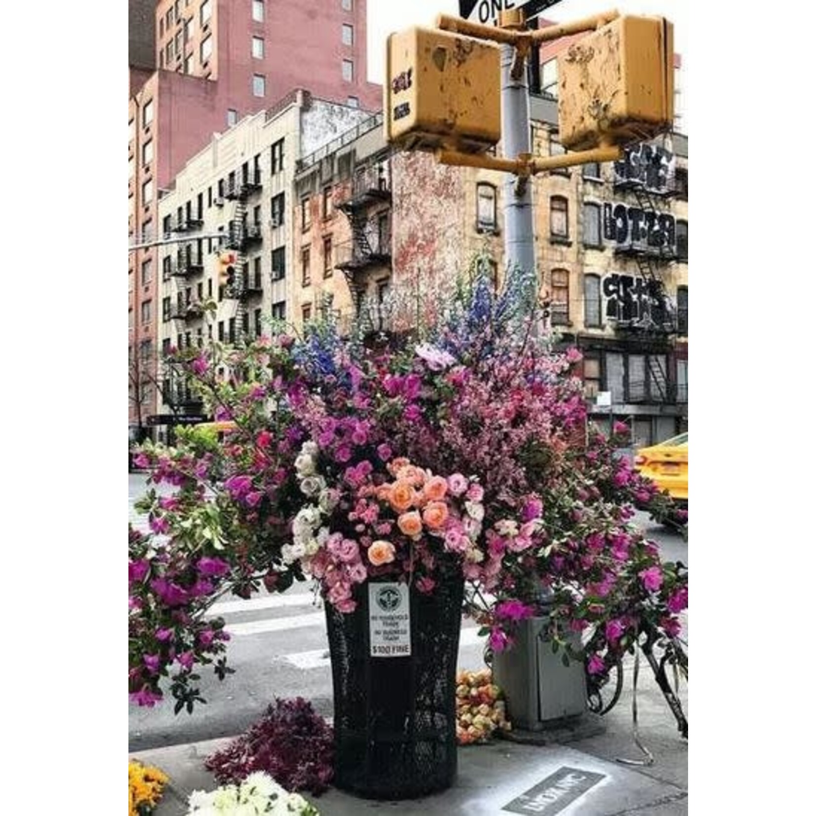 Puzzle Moments: Flowers in New York 300 Piece Puzzle