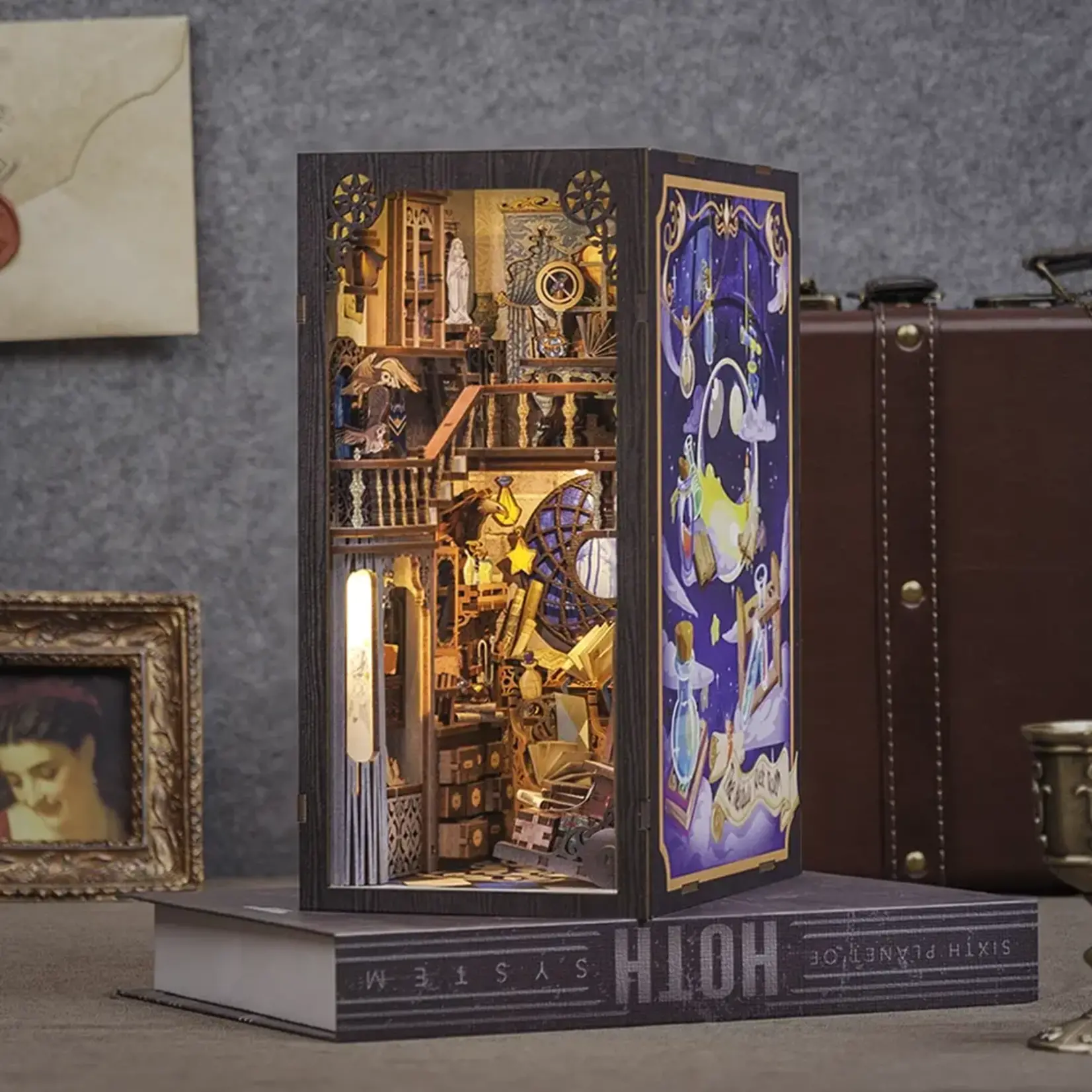 Book Nook Kit - Nebula Common Room with Dust Cover