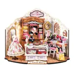 Miniature House Kit - Elsa's Tailoring
