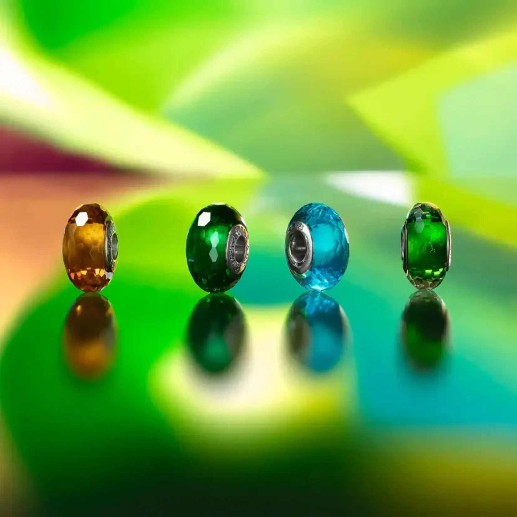 Elfbeads Grass Green Fractal Charm - Artisan Glass