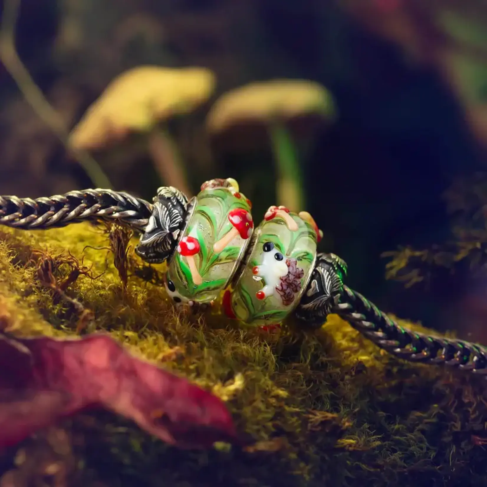 Elfbeads Mushie Keeper Charm - Artisan Glass