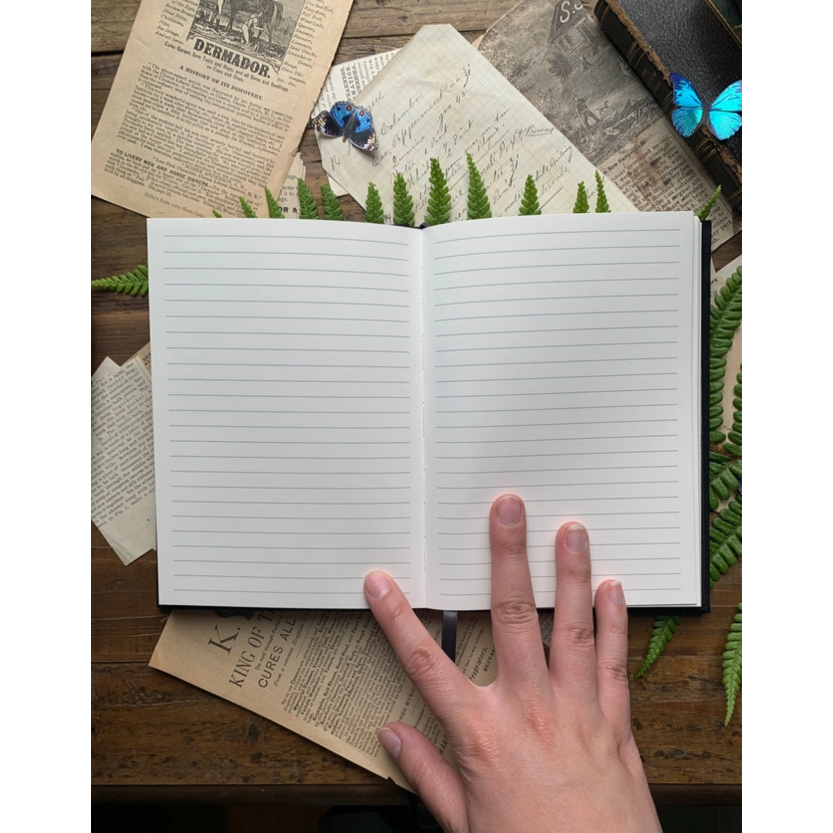 The Creeping Moon Journal - The Grimoire - Lined Notebook - B6 120gsm Ivory Paper