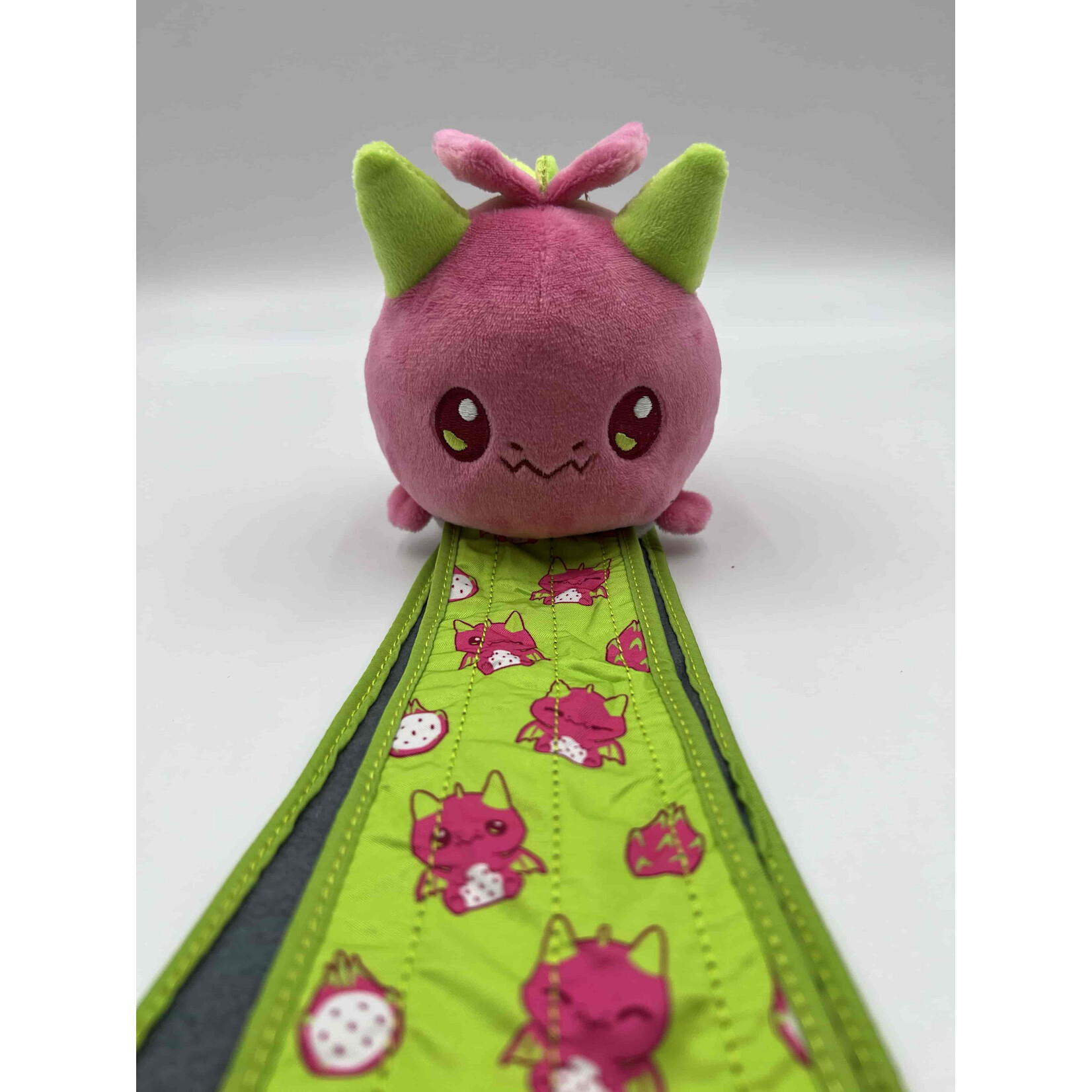 Plushiverse Plushie Tote Bag: Tote Dragon Fruit