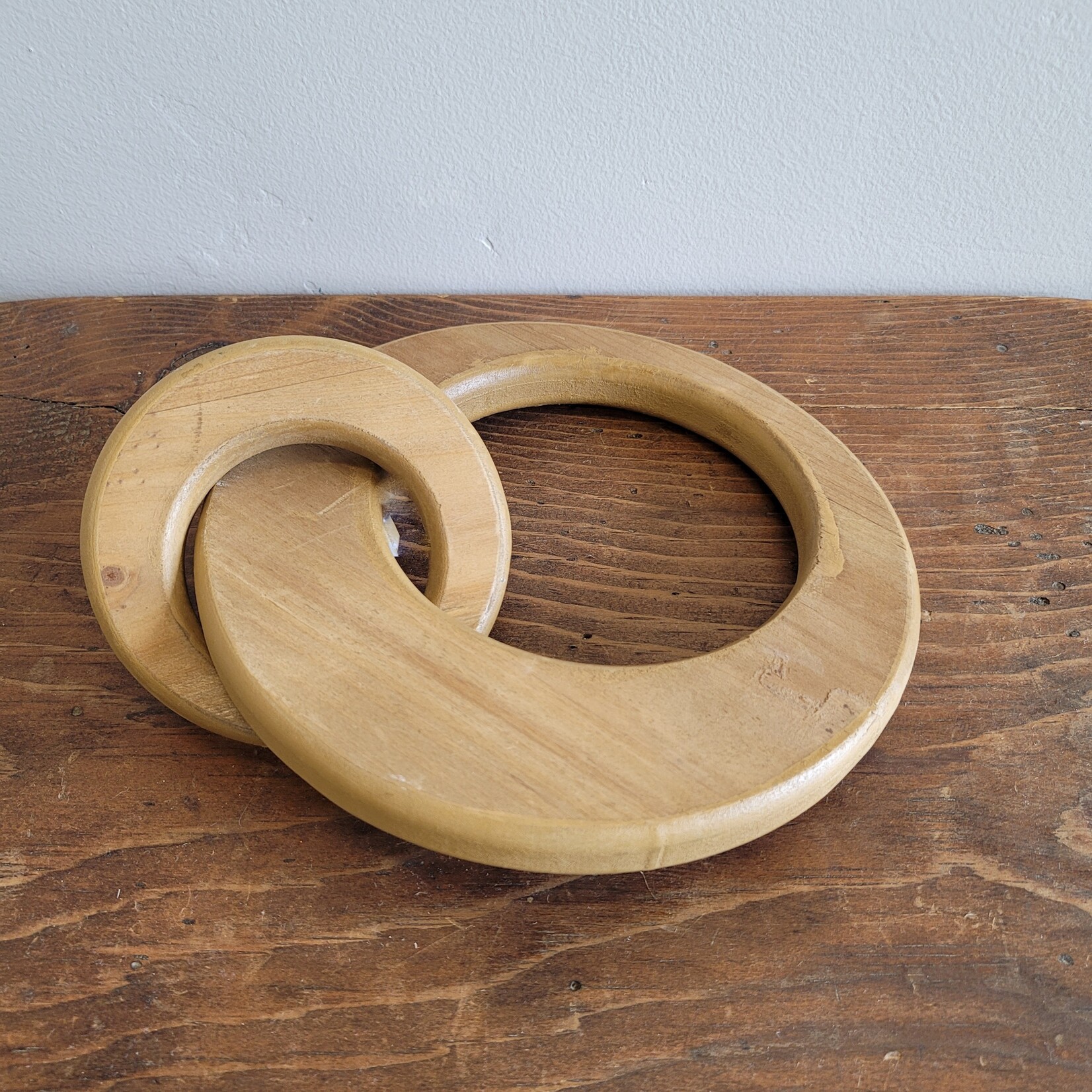 Wood Chain Sculpture  - Round