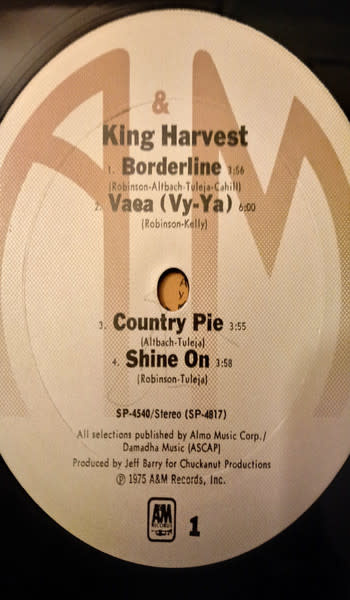 Rock/Pop King Harvest - S/T ('75 US) (VG+/ couple light stains on front/back cover, couple creases)