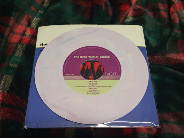 Rock/Pop The Olivia Tremor Control - The Giant Day ('97 Lavendar Marble Vinyl 7" w/two fold out inserts) (VG+/VG+)