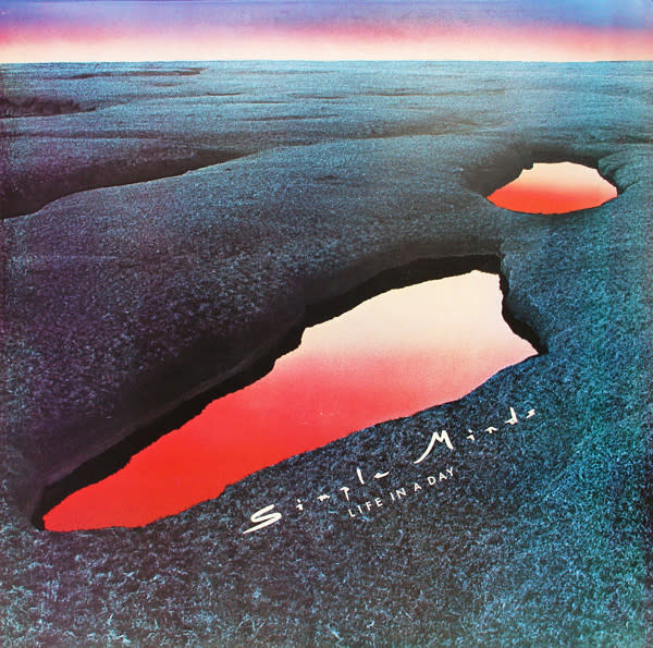 Simple Minds - Life In A Day ('79 UK) (VG+/VG, small creases, light shelf, label on spine)