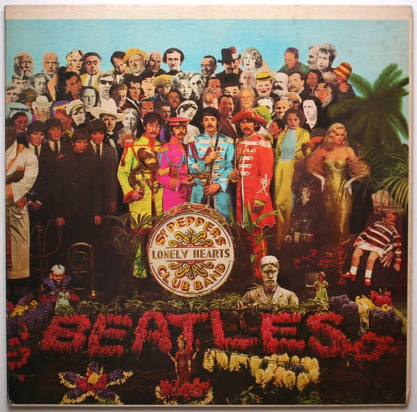 Rock/Pop The Beatles - Sgt. Pepper's Lonely Hearts Club Band ('73 US Apple w/cut-outs insert) (VG/VG, bit of spine damage)