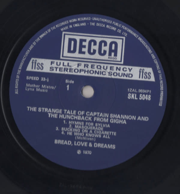 Rock/Pop Bread Love And Dreams - The Strange Tale Of Captain Shannon And The Hunchback From Gigha ('70 UK) (VG+/VG, creases, name in pen on cover)