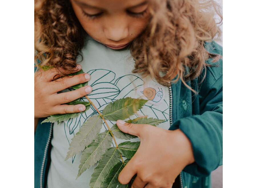 Green leaf t-shirt