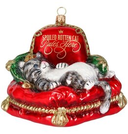JTW A Spoiled Rotten Cat Lives Here