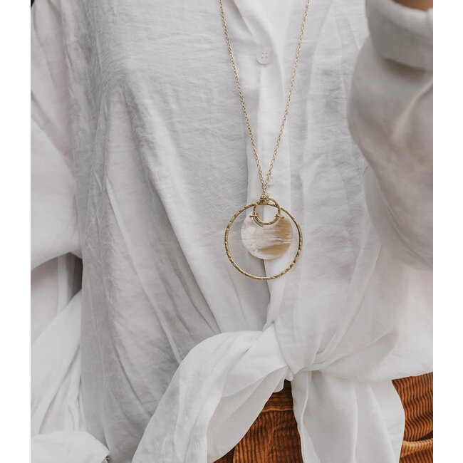 Madhu Necklace Fan Pendant