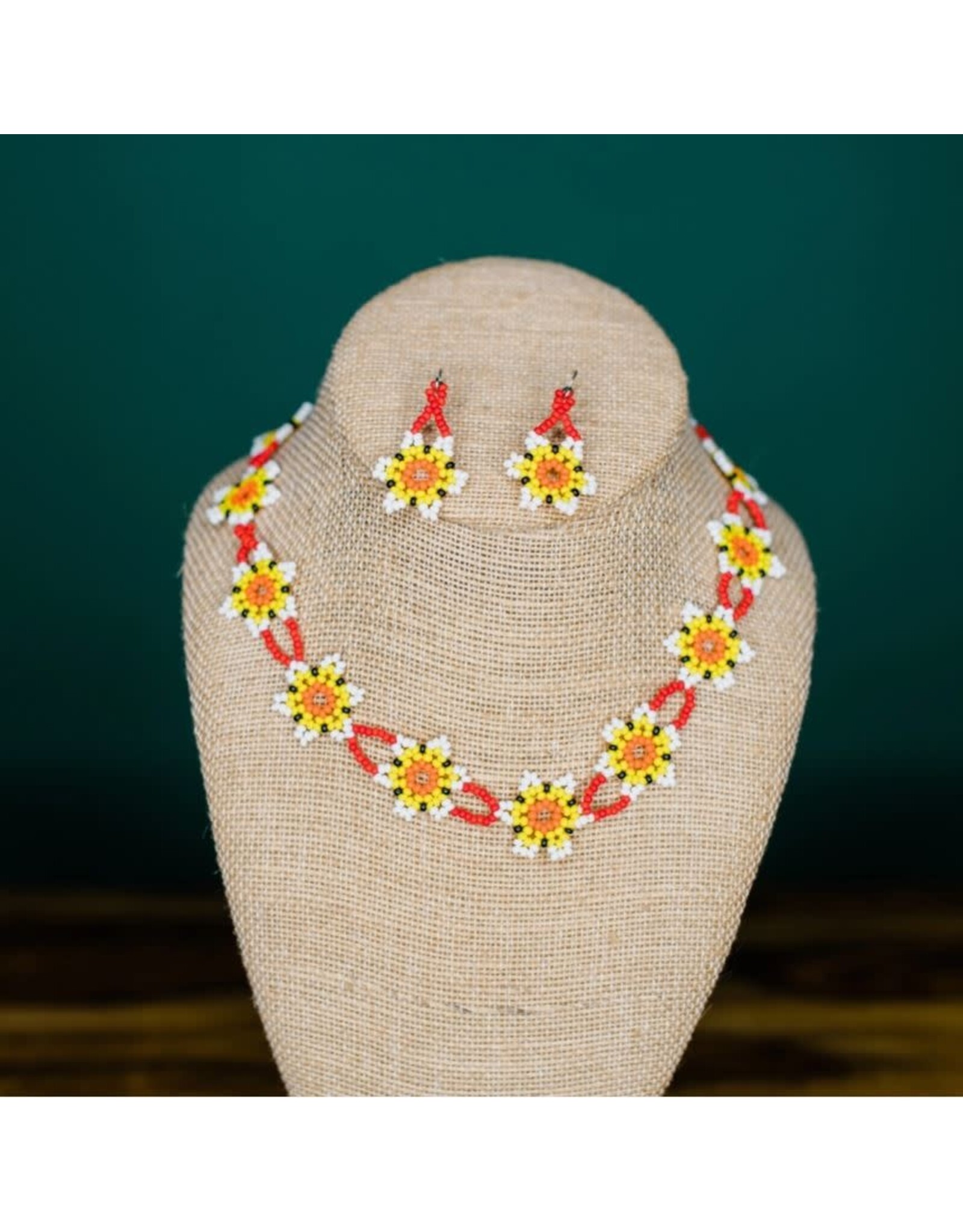 Guatemala Beaded Daisy Chain Dia Necklace, Guatemala